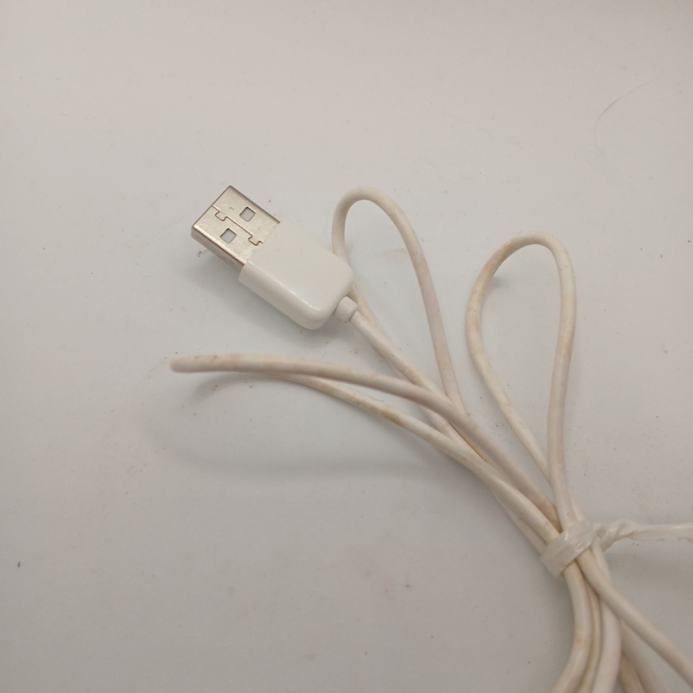 Apple iPod Shuffle 2nd Gen A1204 Silver / Gray -  MP3 Player Vintage  Untested - Picture 10 of 12